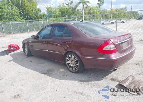 2007 Mercedes-Benz E 550 z USA, uszkodzony, nr VIN WDBUF72X77B018303